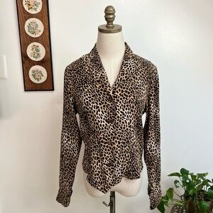 Vintage 90s Silk Leopard Print Tailored Button Up Blouse size 4
